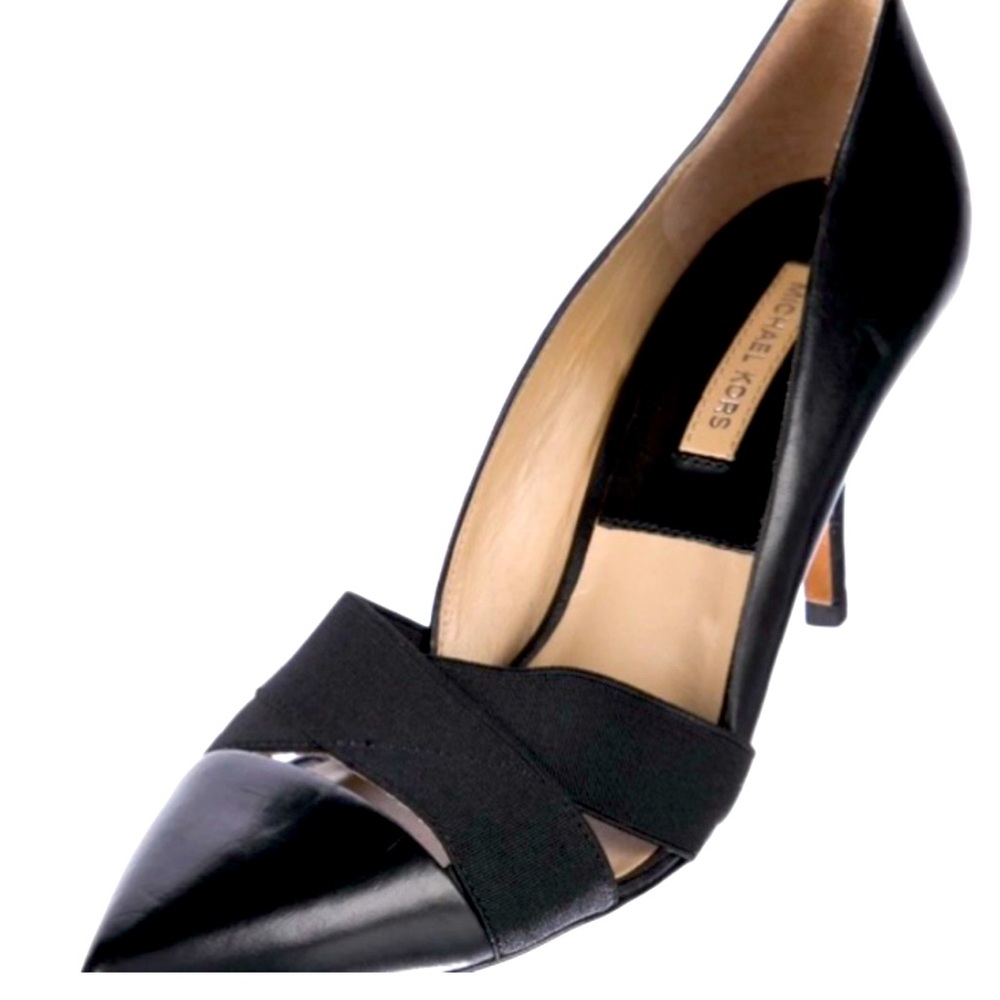 MICHAEL KORS
Leather D'Orsay Pumps in Navy Blue & Black - 8